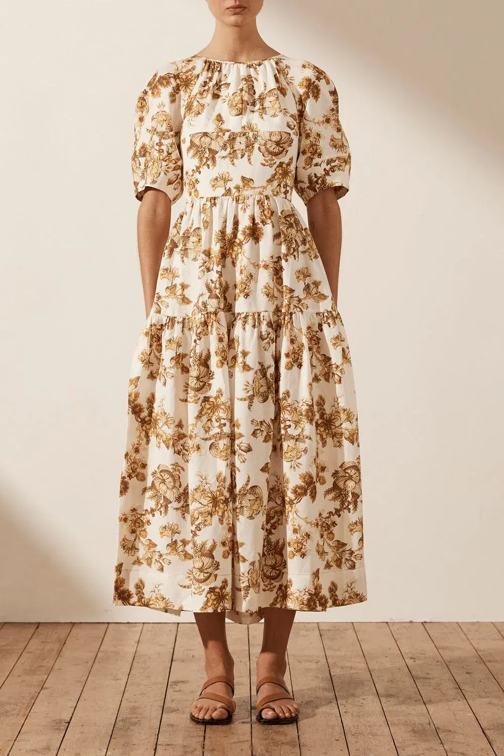 Shona Joy Bella Linen Short Sleeve Open Back Midi Dress Print Size 10 for rent on The Volte - main image
