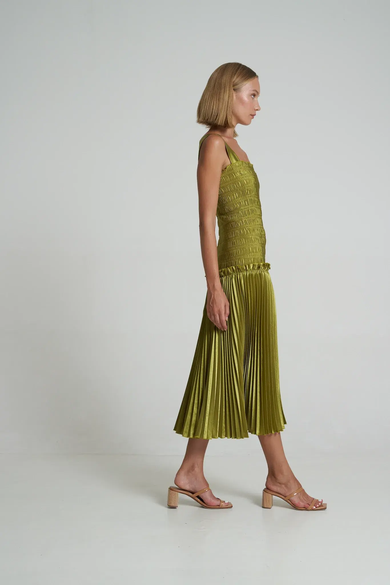 L’Idee Jolie Gown Olive Size 10 - Image 2