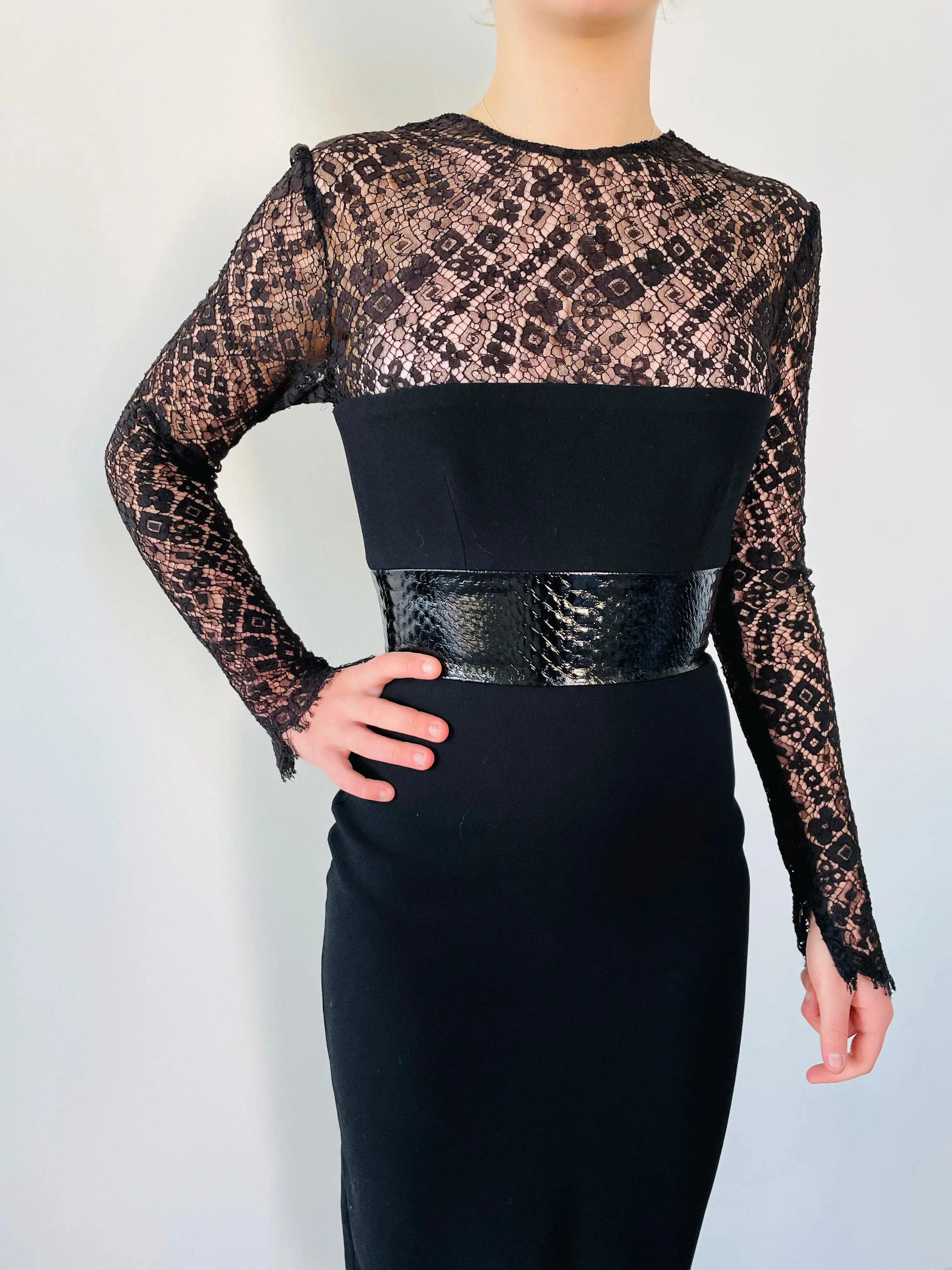 Alex Perry Mabelle Lace Long Sleeve Plastic & Satin Crepe Pencil Dress Black Size 6 - Image 2