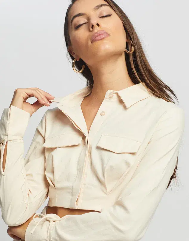 Sovere Revere Crop Shirt and Skirt Set Parchment Size 10  - Image 4