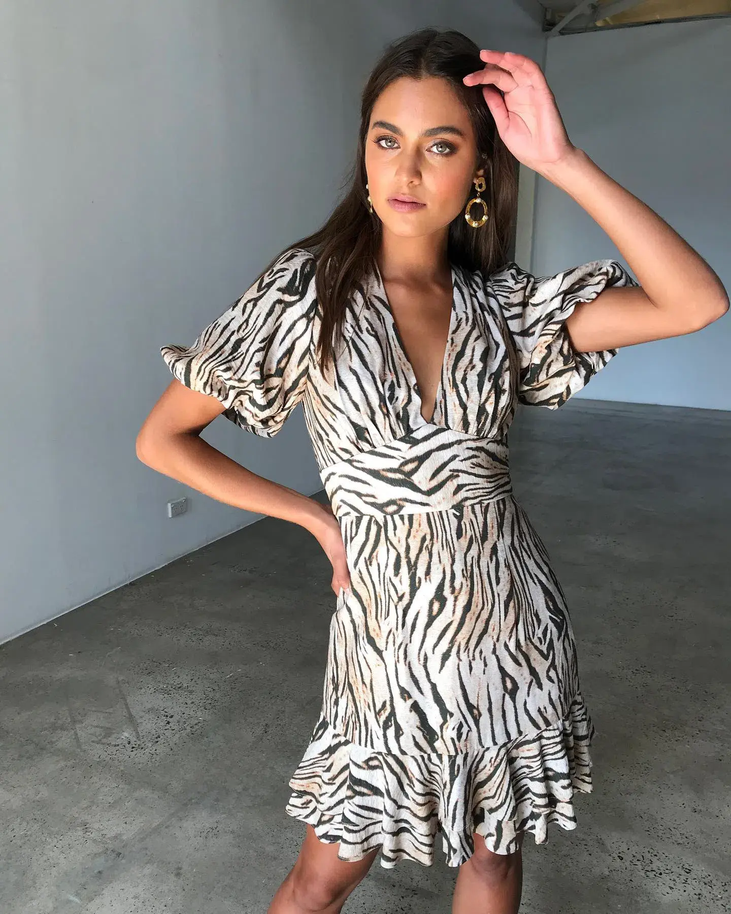 Sheike Landslide Dress Animal Print Size 16 - Image 4