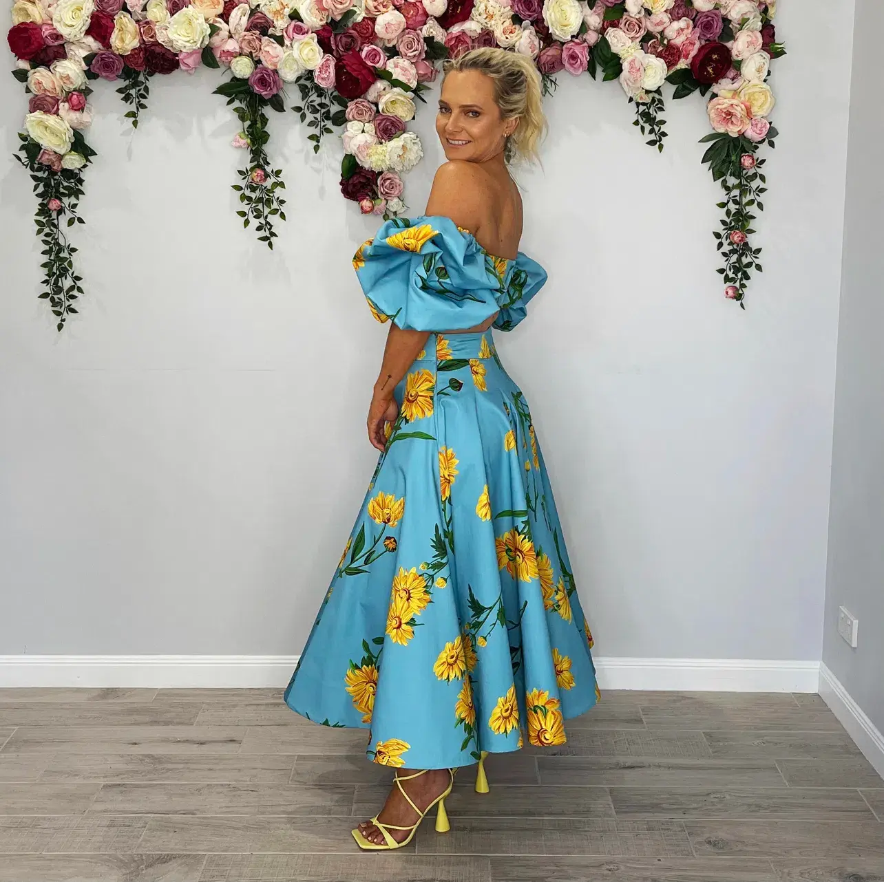 Leo and Lin Bleu Marguerite Puff Top & Maxi Skirt Set Print Size 10 - Image 4