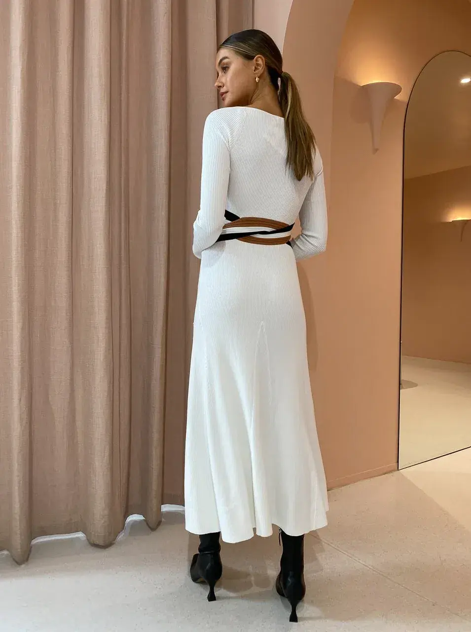 Sovere Inertia Knit Midi Dress White Size 6 - Image 3