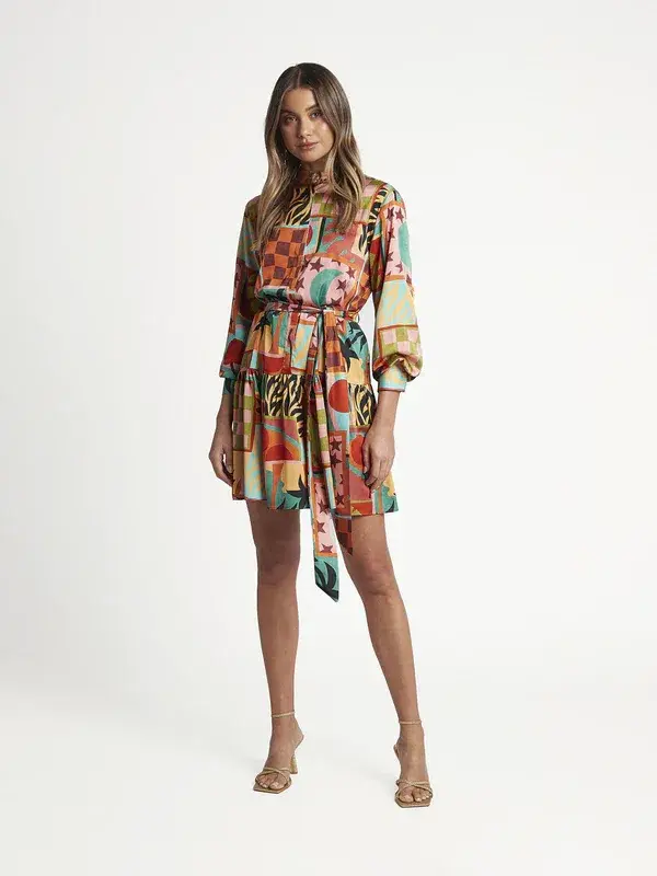 Sheike Wonderland Dress Print Size 6 - Image 1