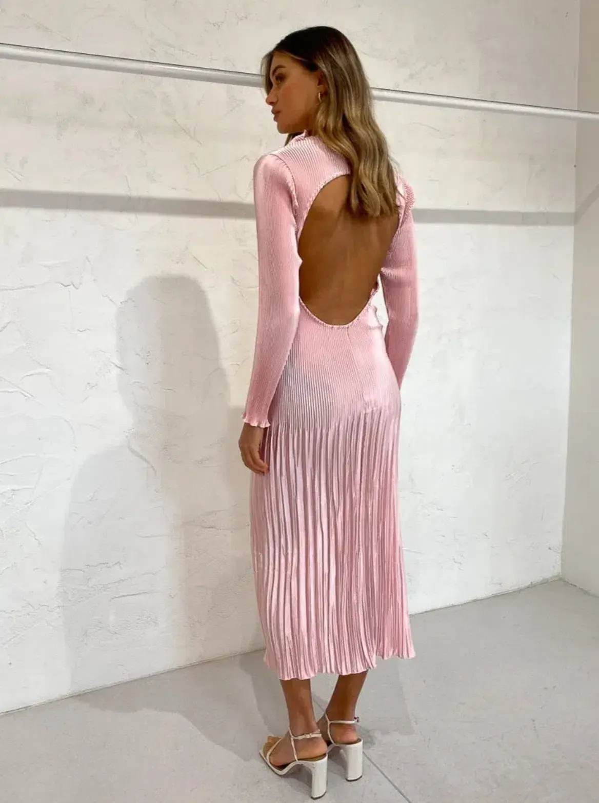 L'idee Soirée Long Sleeve Pleated Backless Dress Ballet Pink Size 8 - Image 3