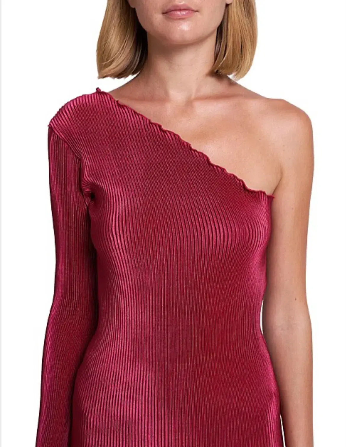 Lidee Soiree Gigi Sleeved Gown in Ruby Red Size 8 / S - Image 5