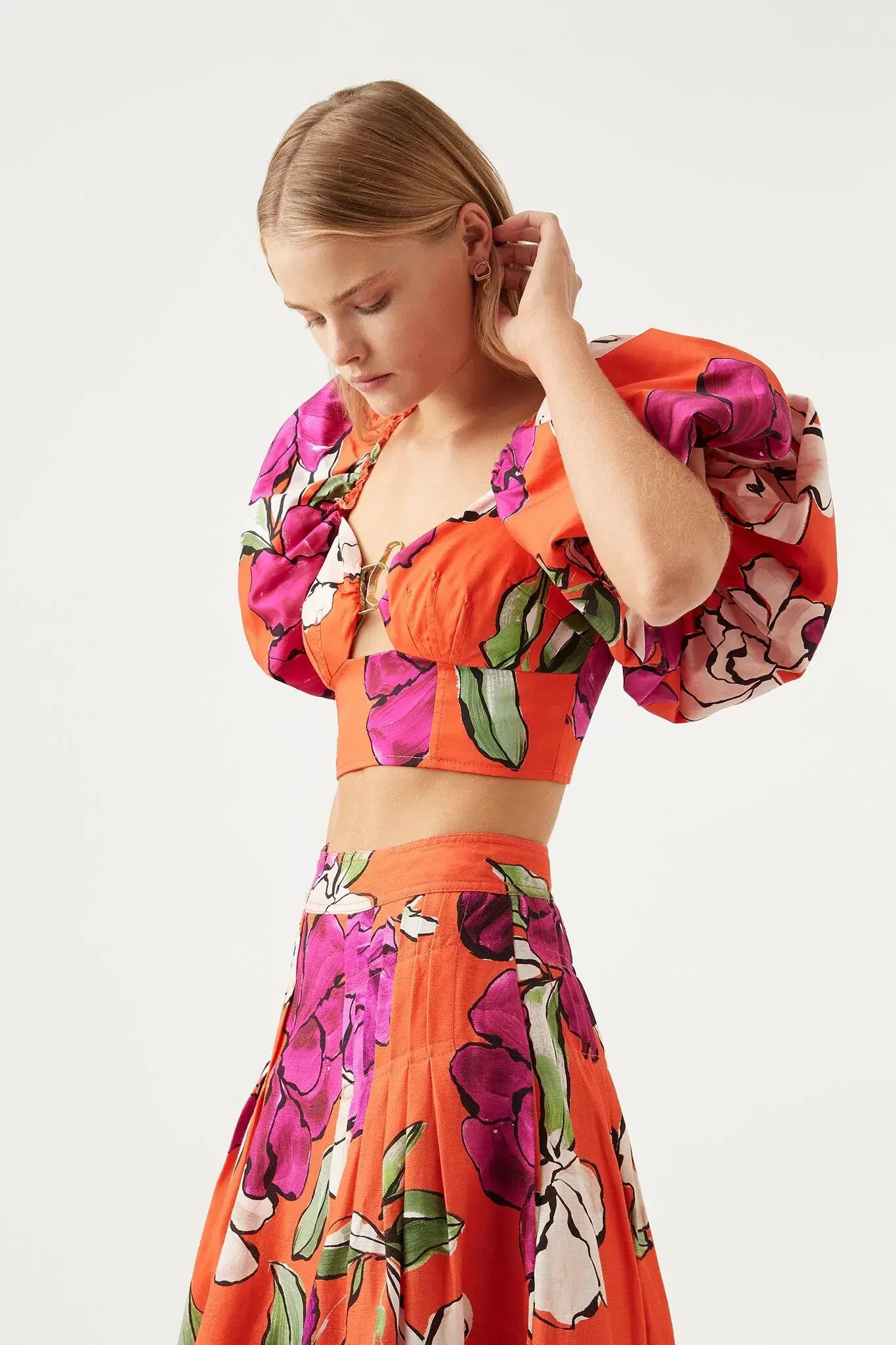 AJE  Marcel Puff Sleeve Bodice & Niki Pleated Mini Skirt Vivid Camellia Size 10 - Image 2
