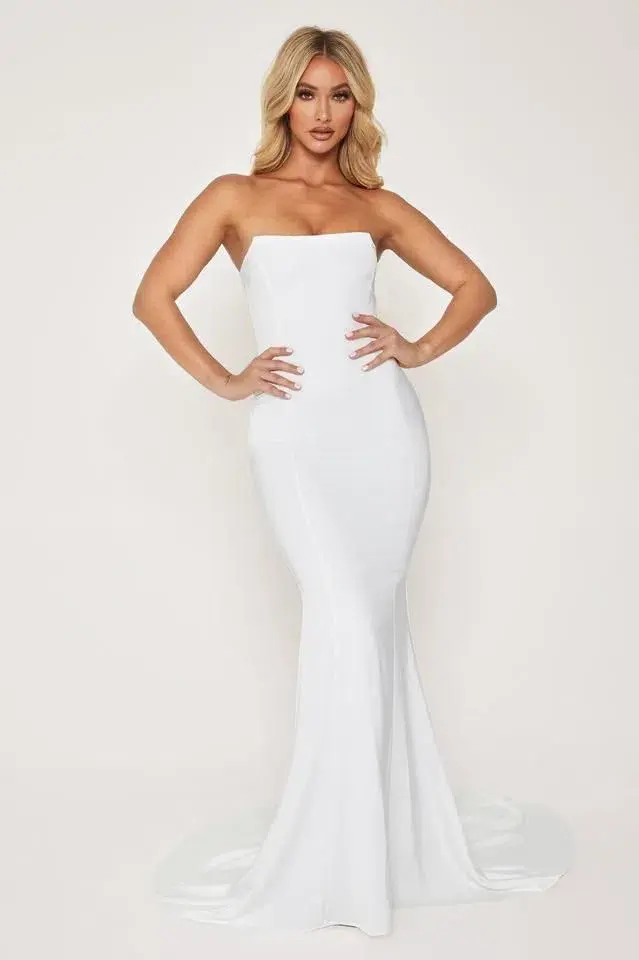 Meshki Farrah Gown White Size 6 - Image 1