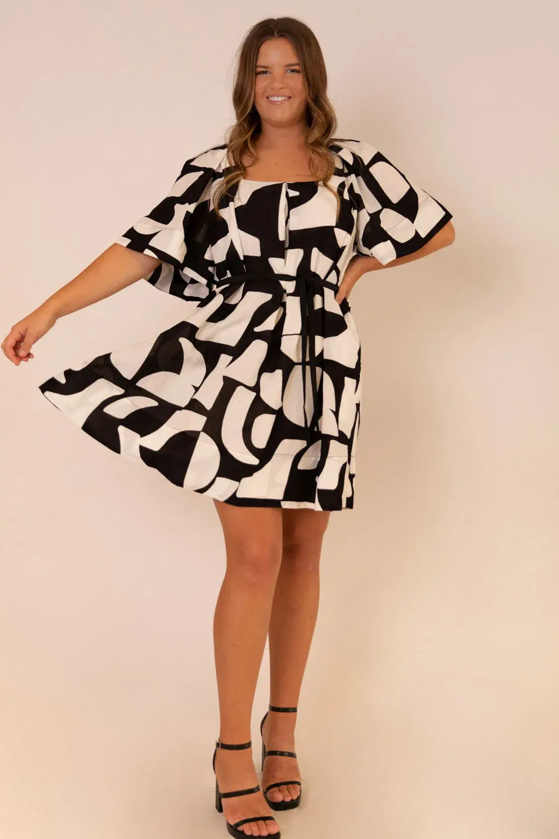 Country Road Print Tuck Mini Dress Black & White Size AU 14 - Image 1