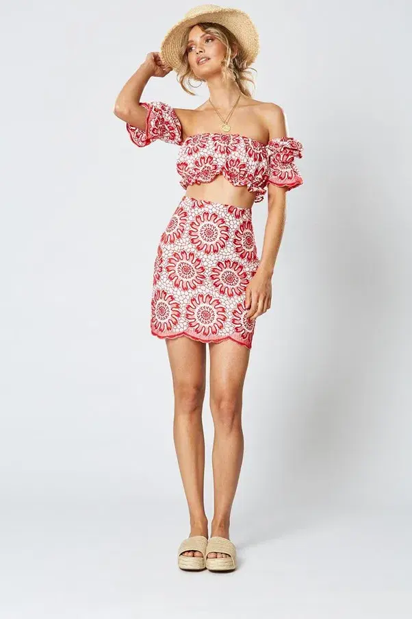 Winona Calypso Set Red Print Size 8 - Image 1