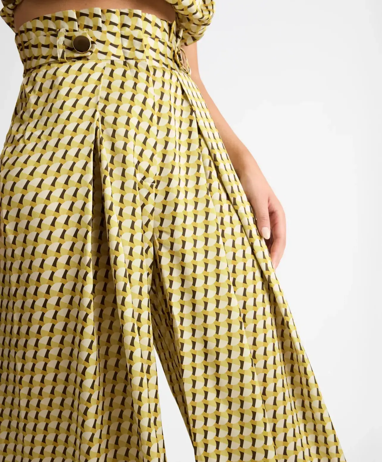 Sheike Revolution Top and Pant Set Yellow Print Size 6 - Image 4