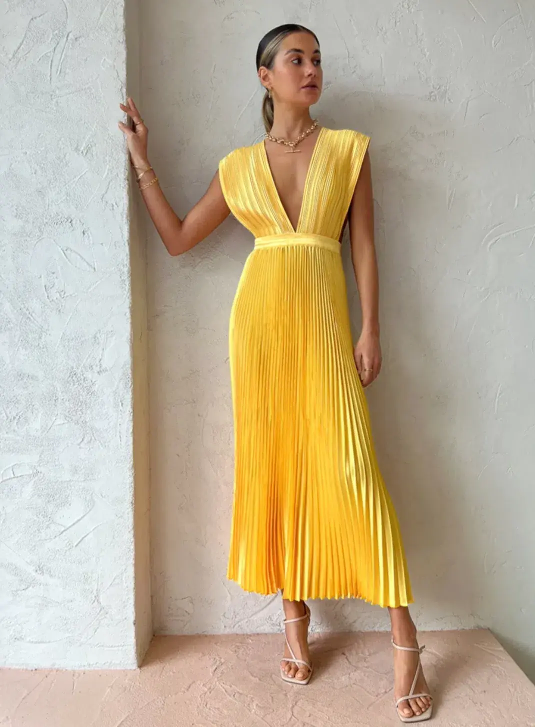 L'idée Gala Gown Canary Yellow Size AU 12 - Image 2
