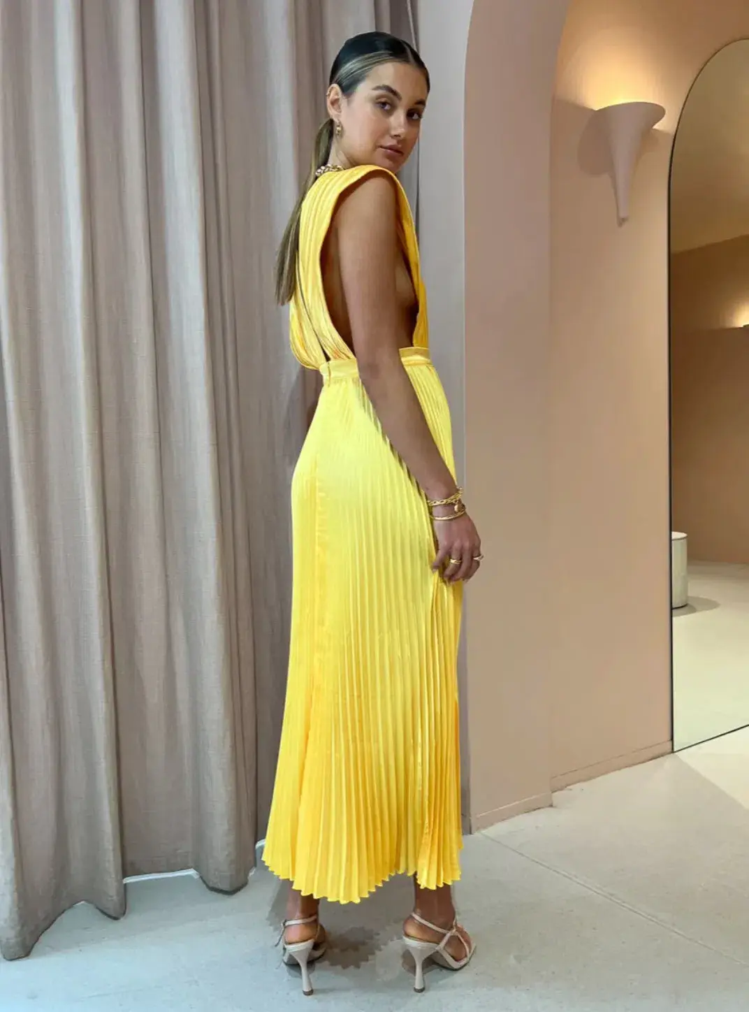 L'idée Gala Gown Canary Yellow Size AU 12 - Image 4