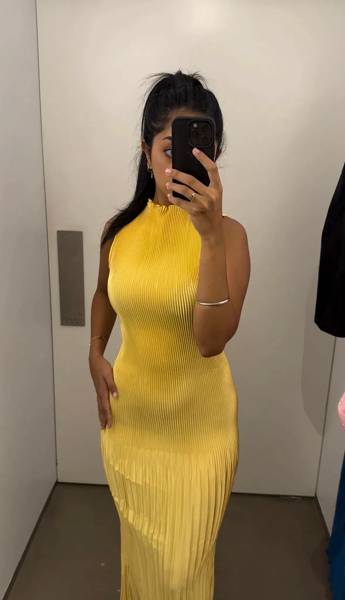 L'idee Soiree Moss Gown in Canary Yellow Size 8 - Image 4