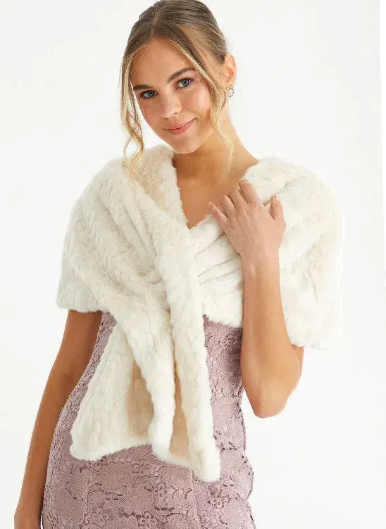 Review Fur Stole Marshmallow - Image 1