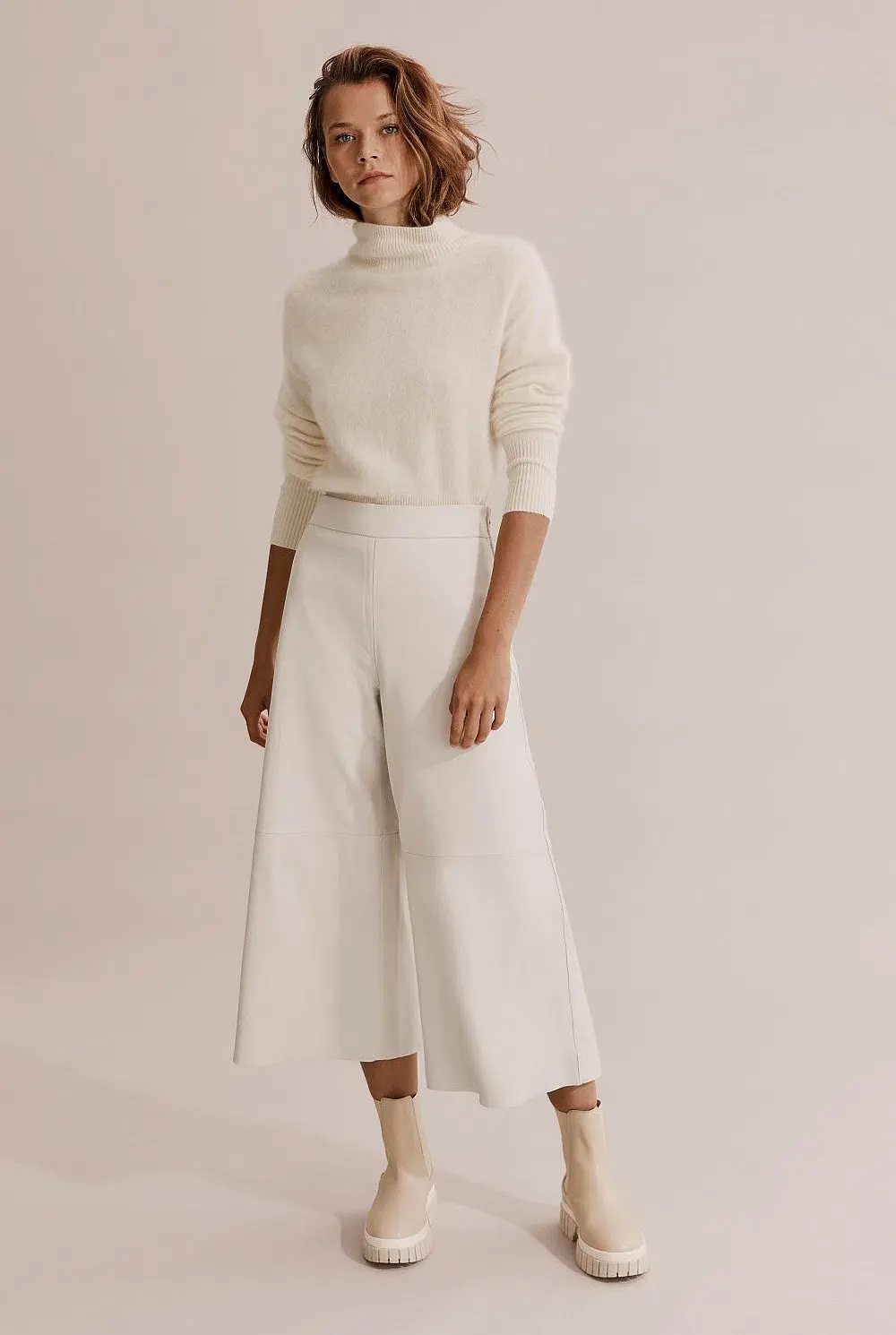 Country Road Luxurious White Leather Culotte Pants Size AU 10 - Image 2
