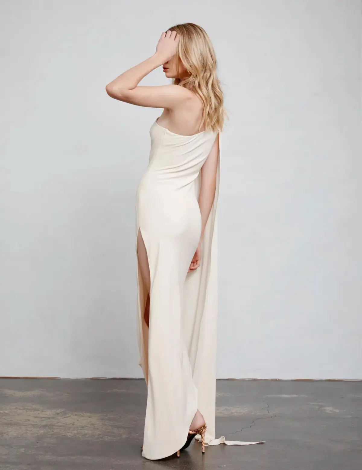 Lexi Riley Dress Cream Size 6 - Image 4