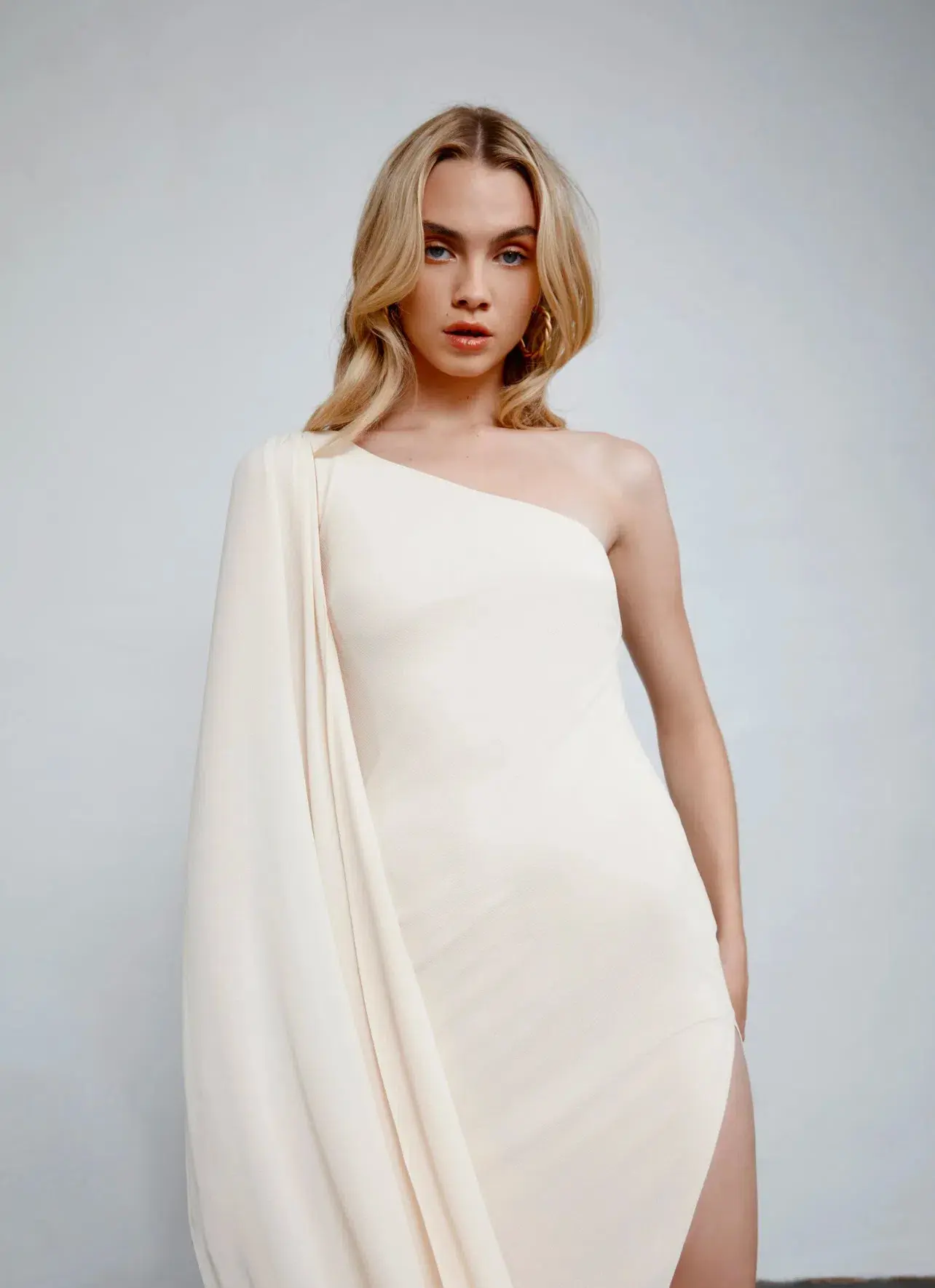 Lexi Riley Dress Cream Size 6 - Image 3