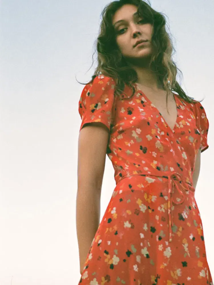 Realisation Par The Teale in Rouge Fleur Size M / Au 10 - Image 4