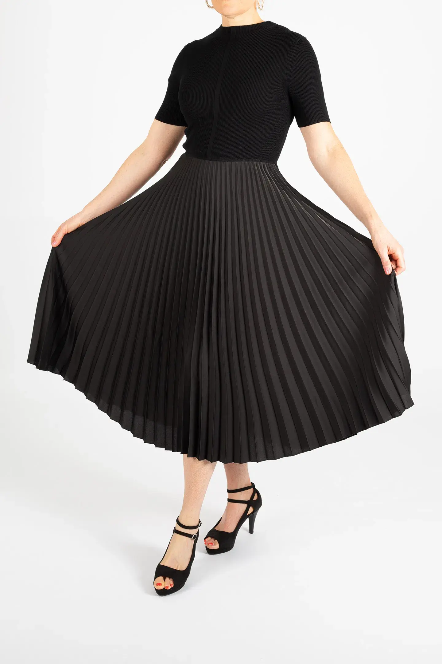 Hugo Boss Plissé Pleats Dress with Knitted Top Black Size M - Image 2