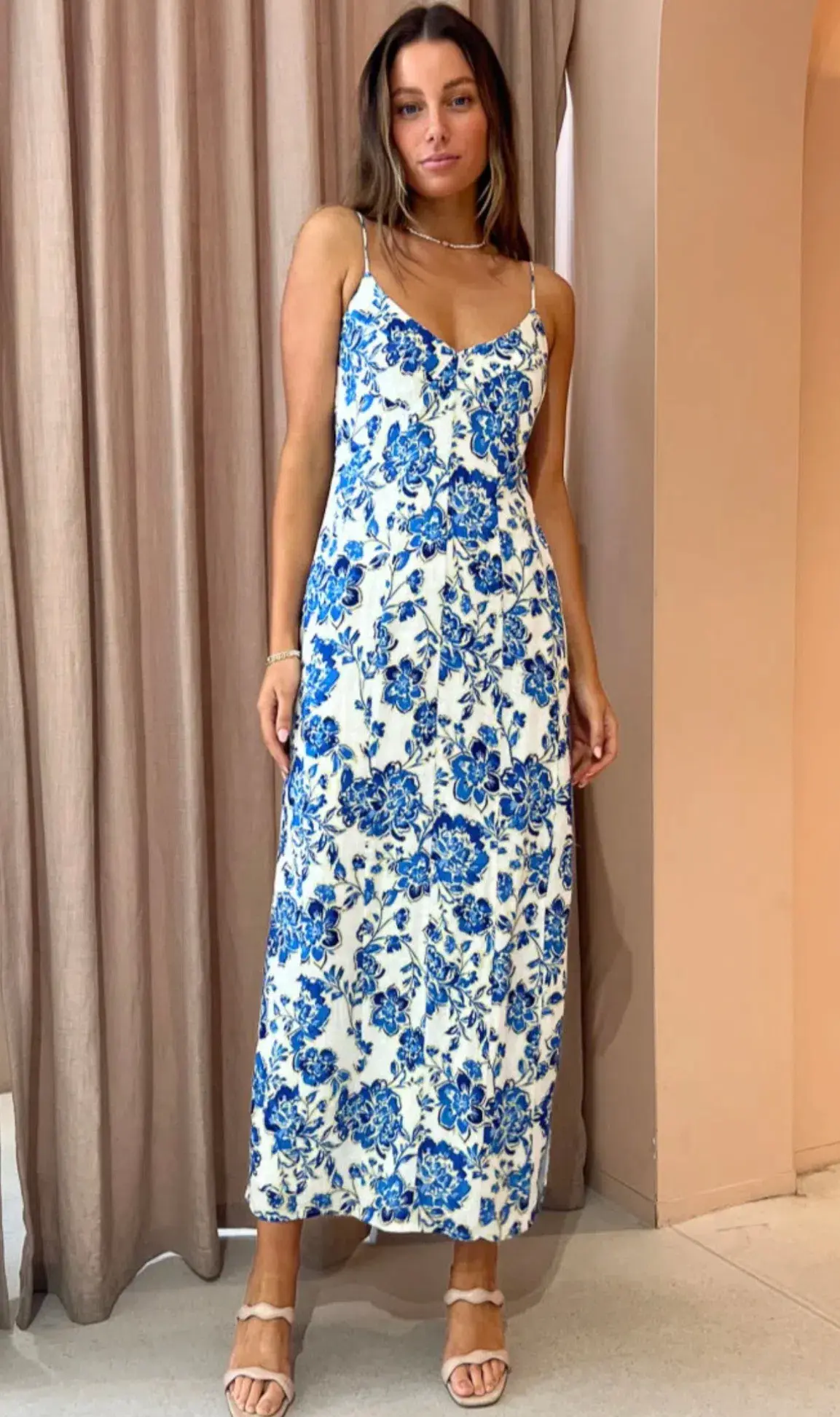 Issy Glimpse Dress In Bluebells Size 12  - Image 1