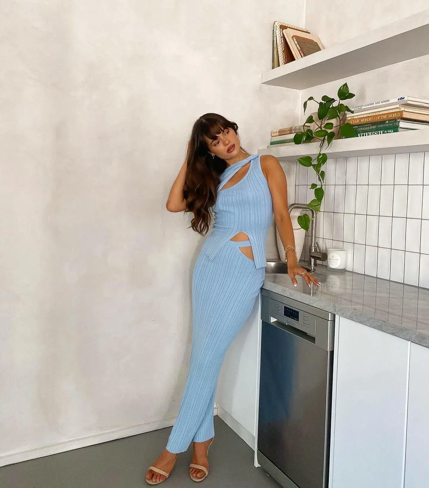Henne Romee Set in Cloud Nine Blue Size AU 10 - Image 3