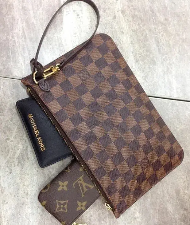 Louis Vuitton Neverfull Damier Wristlet - Image 2