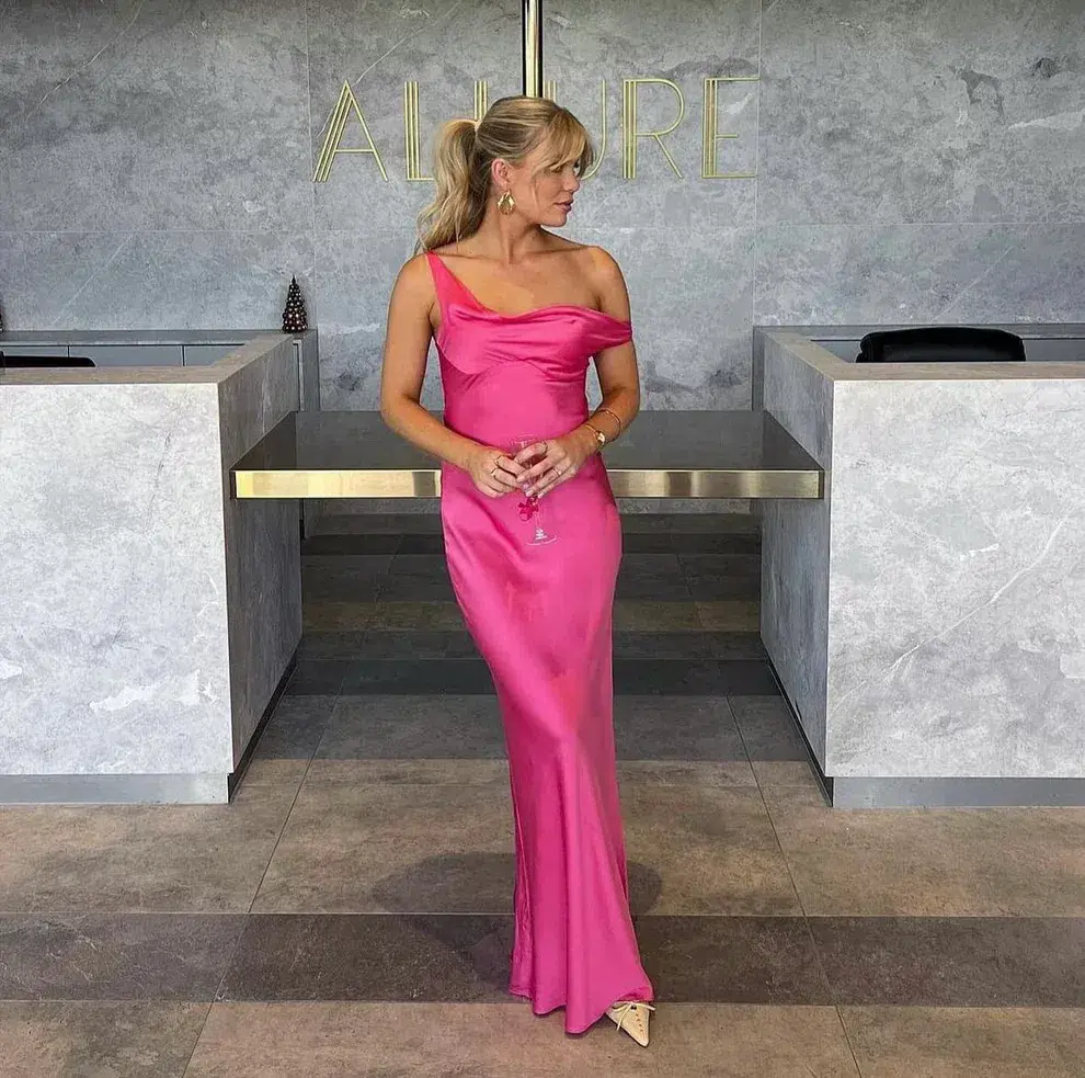 Natalie Rolt Monika Gown Pink Size 10 - Image 1