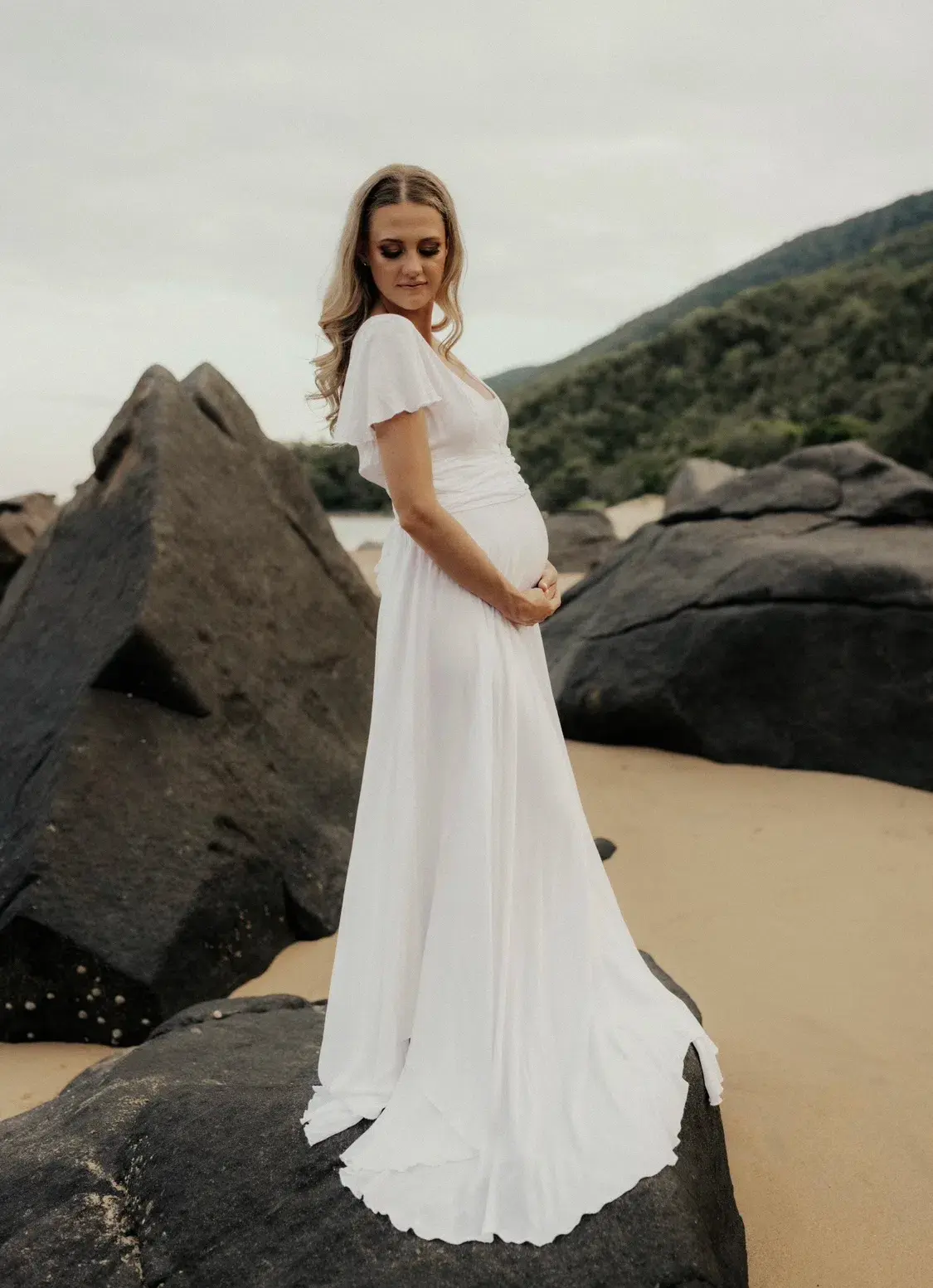 Coven & Co Halo Gown White Size XS (AU 6) - Image 1