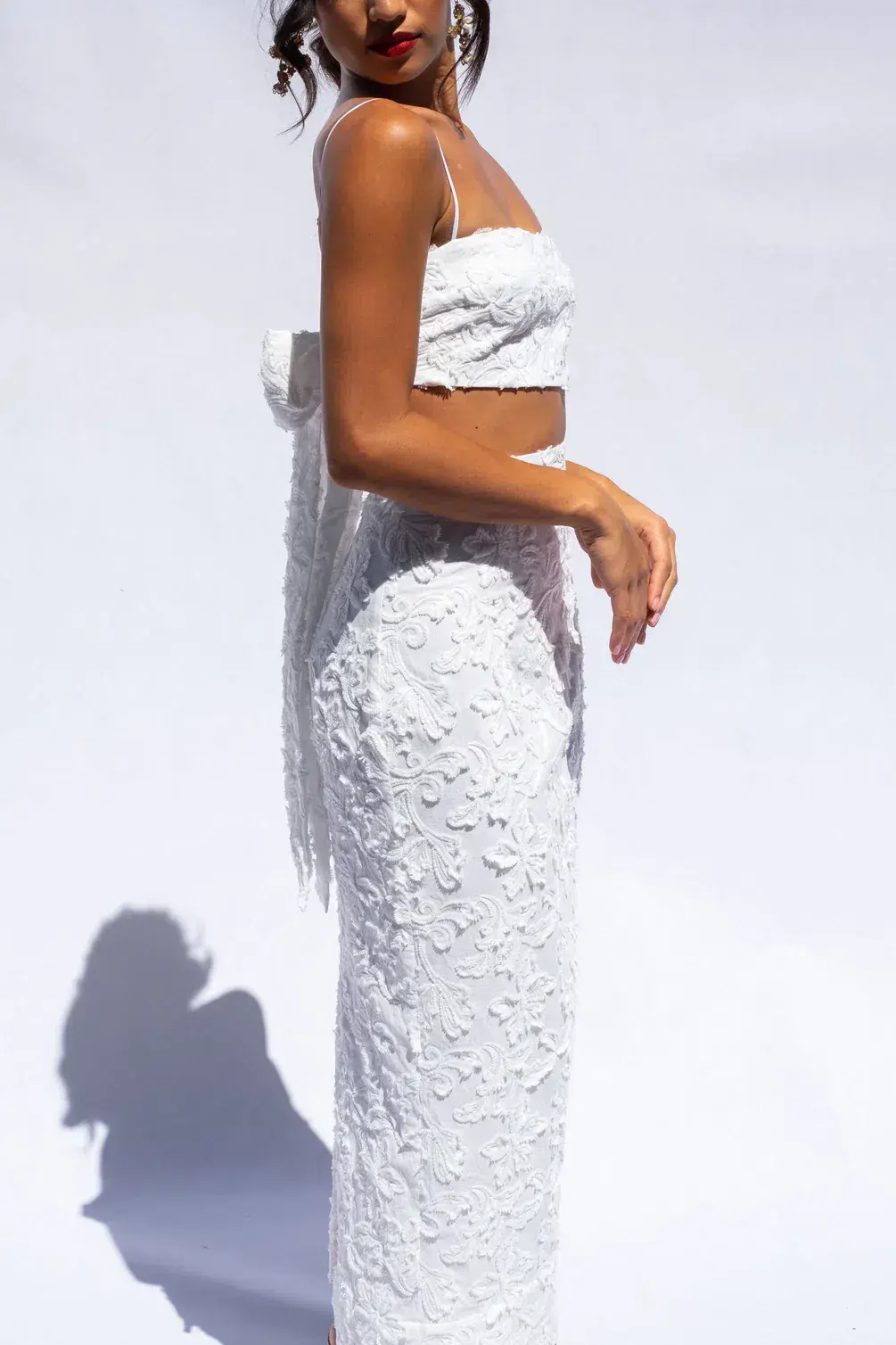 Isabella Longginou Textured Bow Tie Crop and Fitted Pencil Skirt Set White Size 6 - Image 4