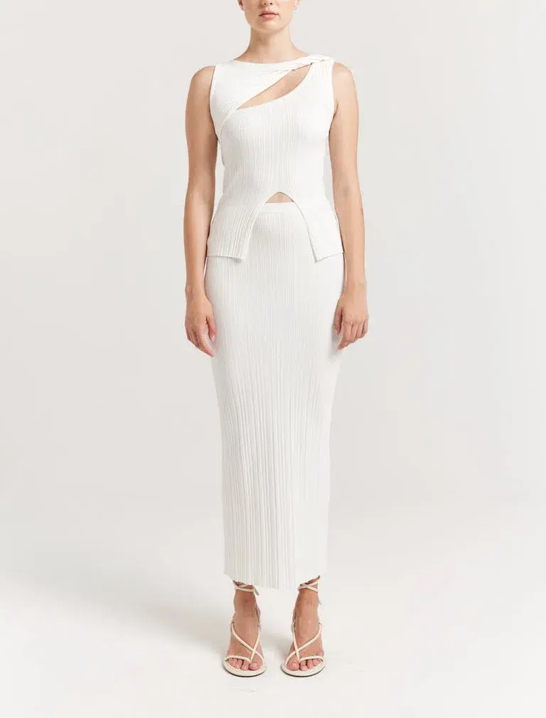 Henne Romee Knit Top and Skirt Set White Size 8 - Image 1