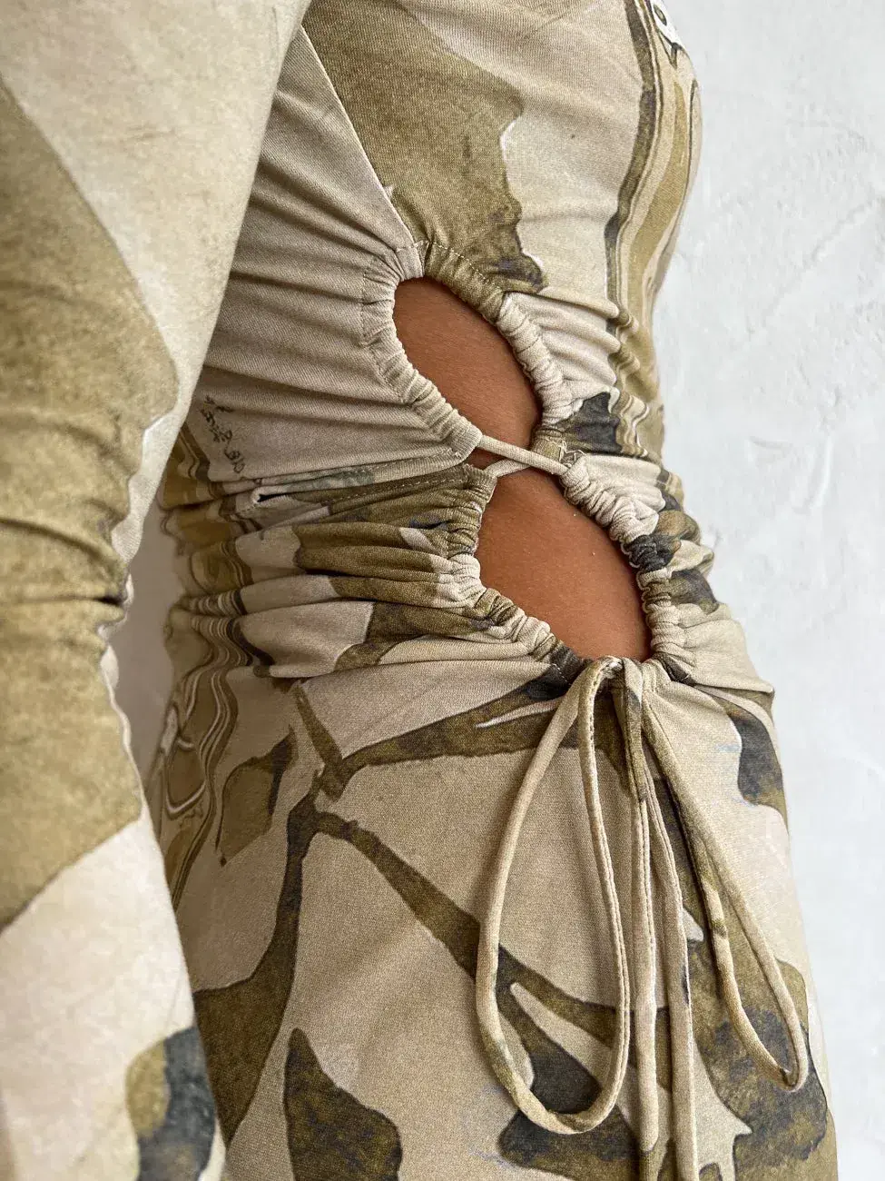 Camilla and Marc Kyha Midi Dress Print Size 6 - Image 5