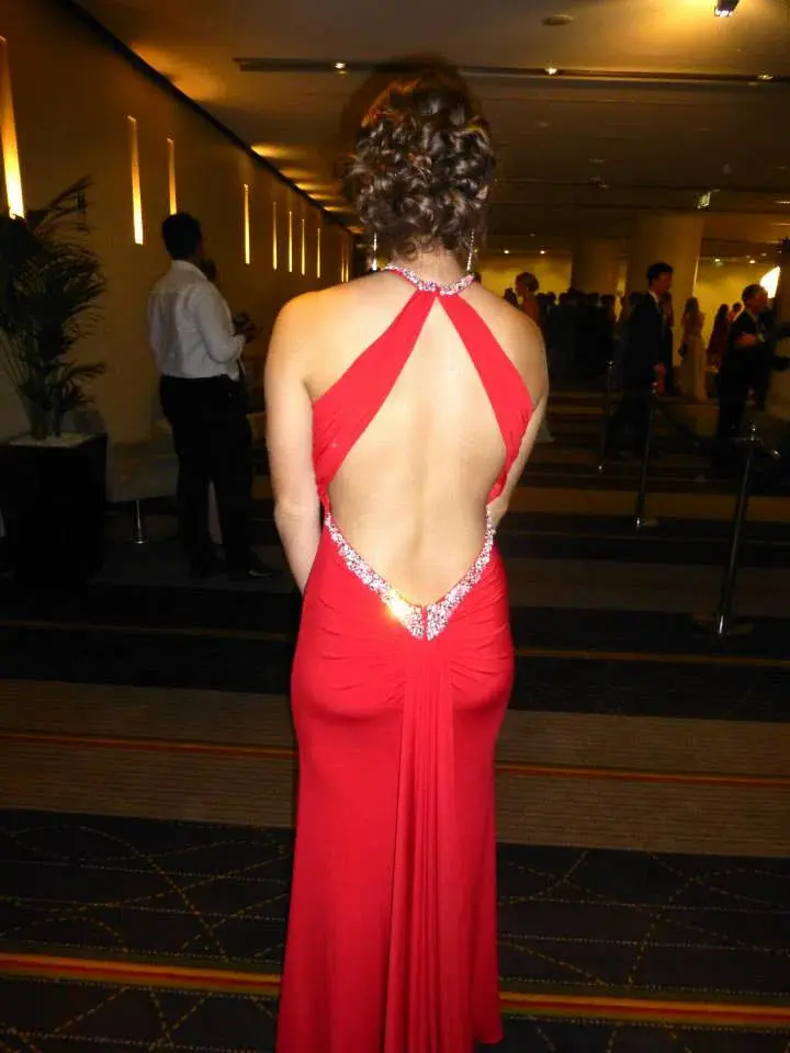 Rose Noir Halter Formal Floor Length Gown Red Size 8 - Image 4