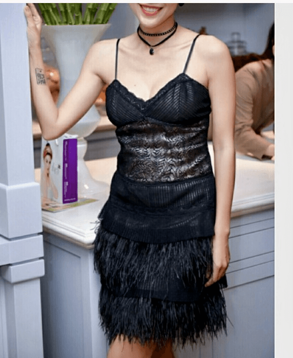 BCBGMAXAZRIA Lace and Ostrich Feather Flapper Style size 6 - Image 2