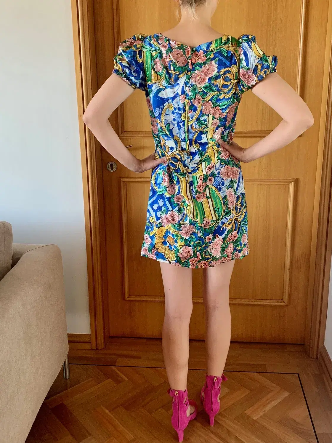 Dolce and Gabbana Printed Silk Dress with Embroidered Applique Floral Size 44 / AU 12 - Image 4