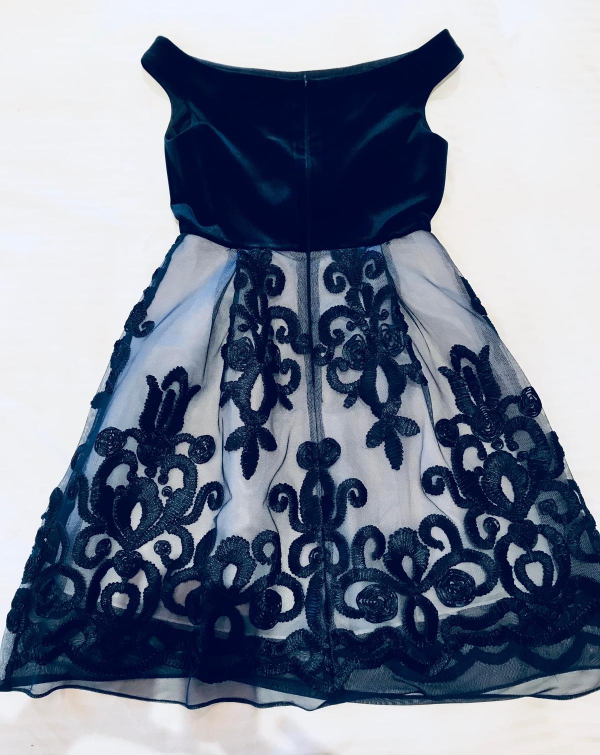 Carla Zampatti Selena Velvet Lace Dress Navy Size 10  - Image 2
