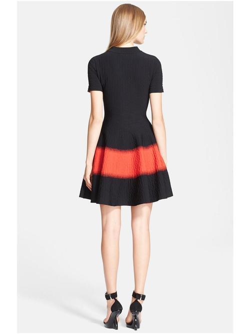 Alexander McQueen Red and Black Textured Fit & Flare Dress size 8 - Image 3