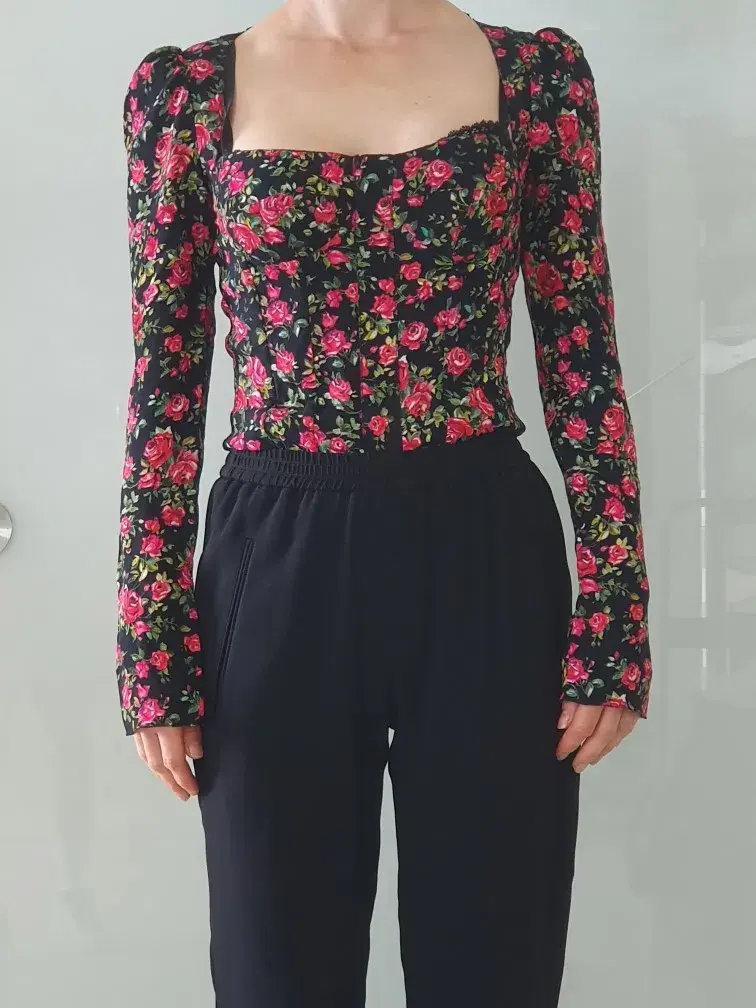 Dolce and Gabbana Long Sleeve Bustier Top Floral Size 6  - Image 3