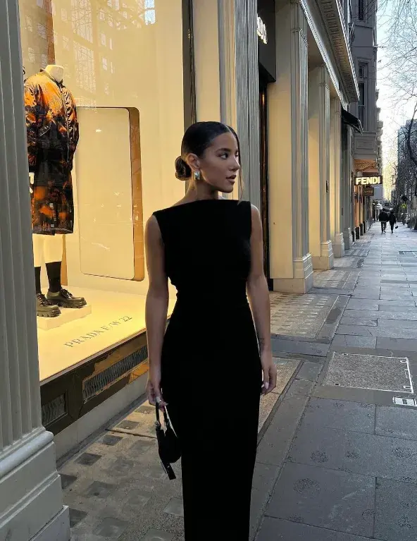Effie Kats Verona Gown Black Size 6  - Image 3