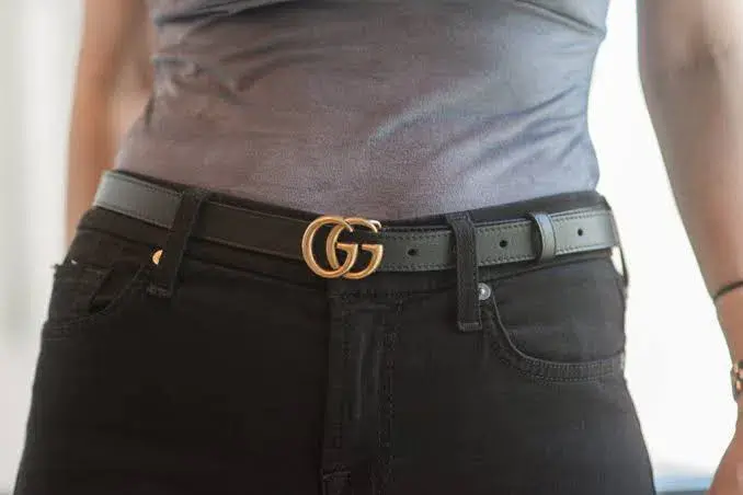 Gucci GG Small Leather Belt In Black  - Image 2