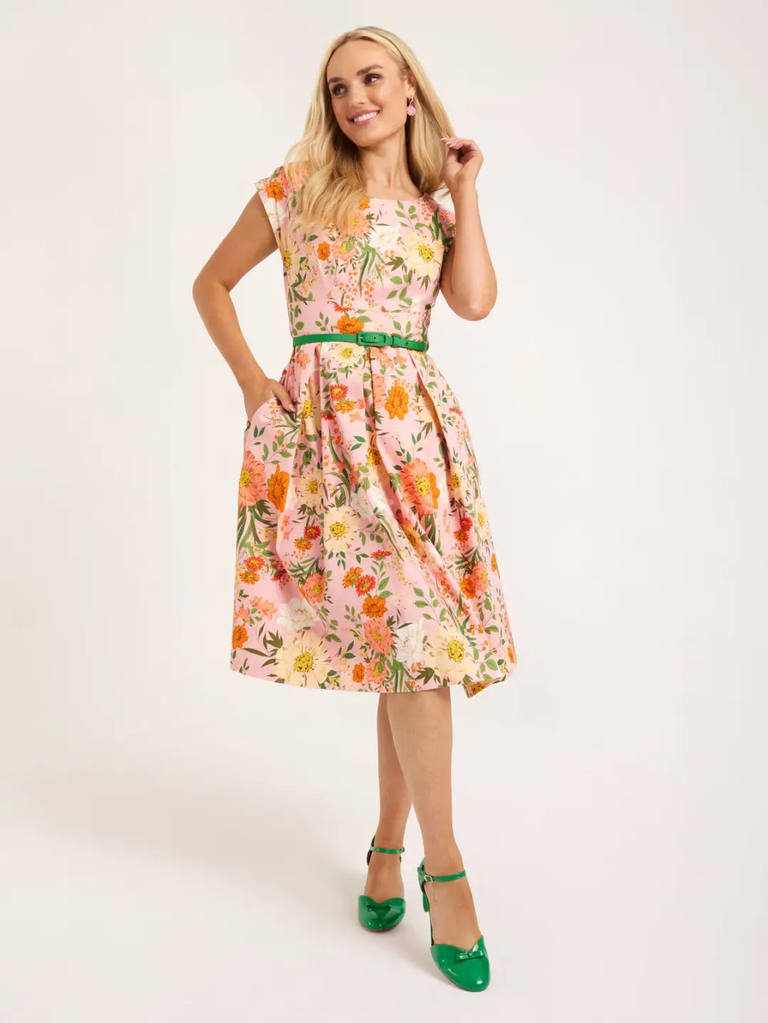 Review Avant Gardens Dress Blush Floral Size AU 12 for rent on The Volte - main image