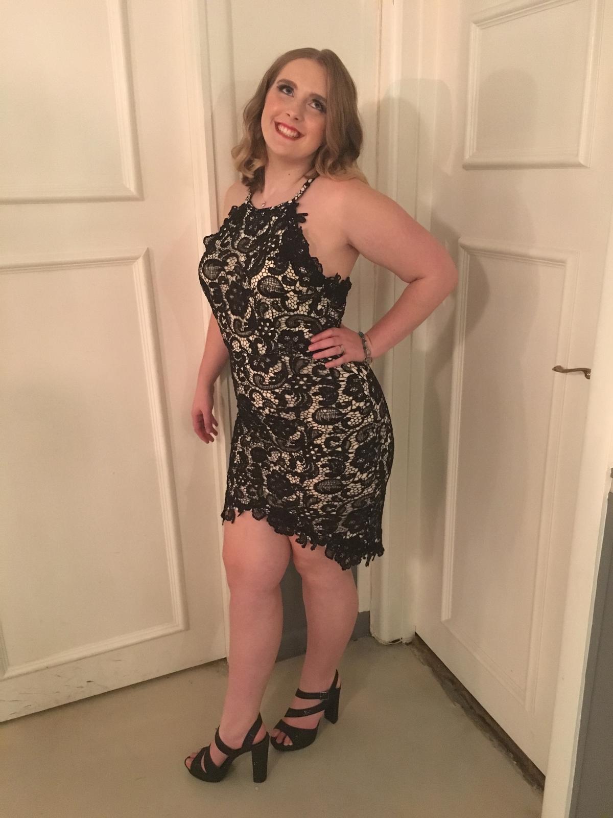 Black and White Midi Size 12 - Image 2