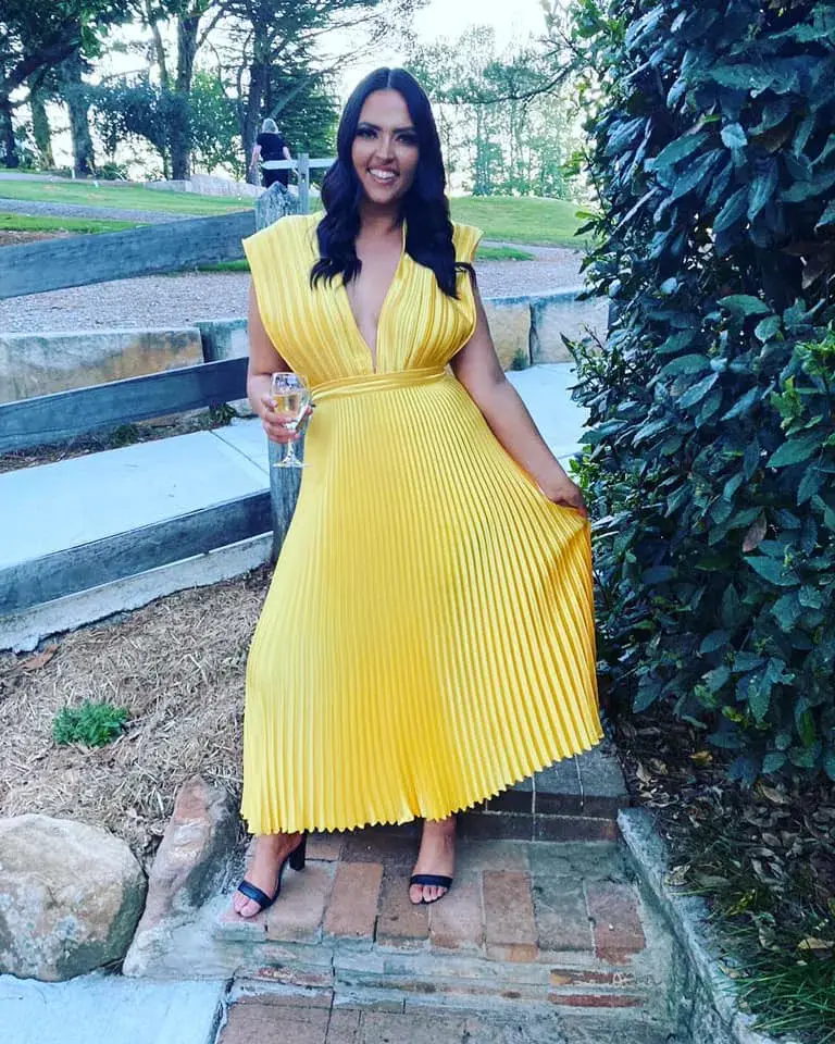 L'Idee Gala Gown Canary Size XL/Au 14 - Image 1