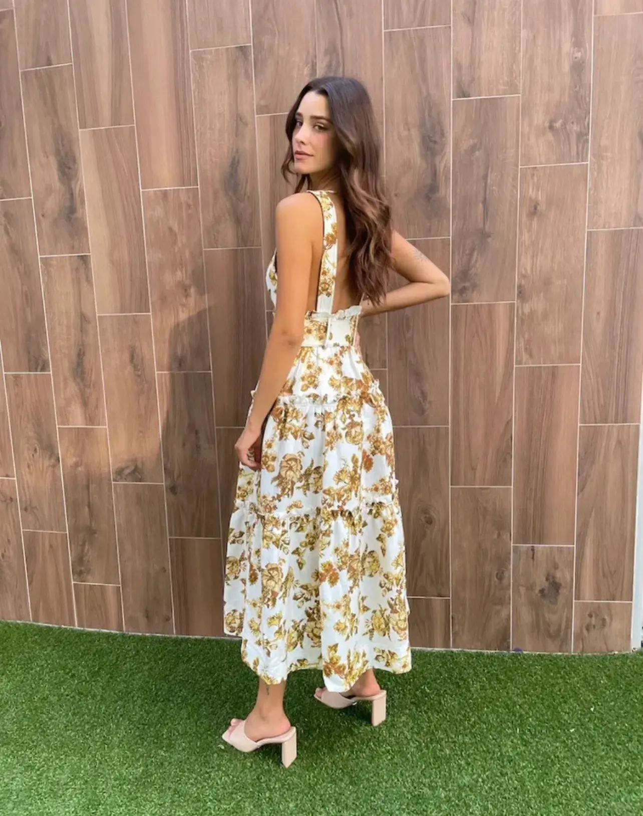 Shona Joy Bella Plunged Tiered Midi Dress Floral Size 10 - Image 3