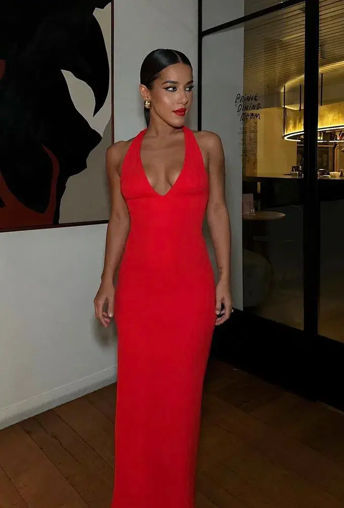 Effie Kats Eiza Gown in Cherry Red Size 6 - Image 3