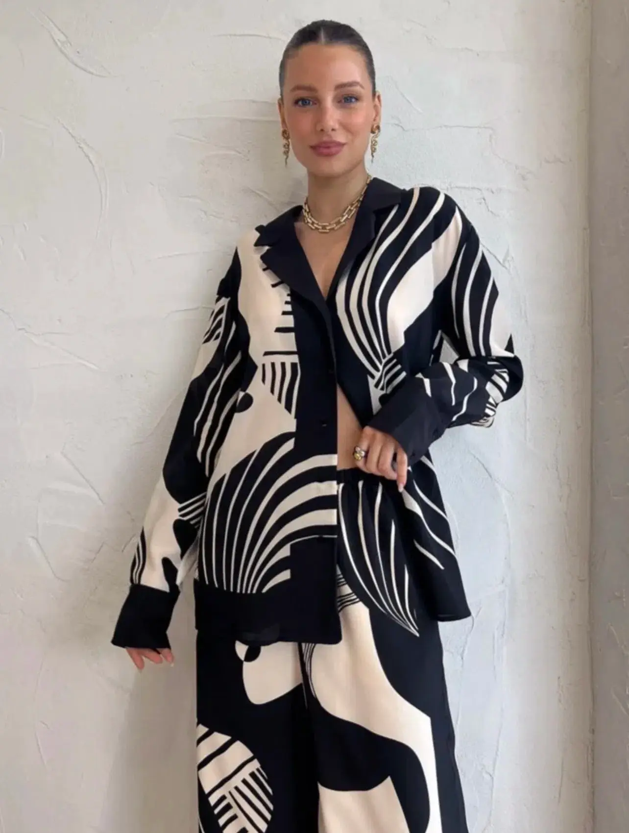 Sir The Label Realisme Long Sleeve Shirt and Pant Set in Papier Print Size 10 - Image 2