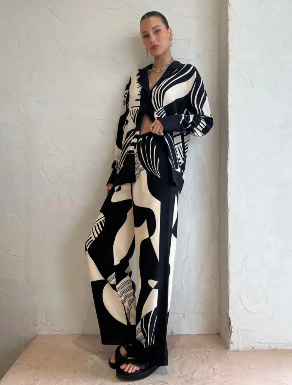 Sir The Label Realisme Long Sleeve Shirt and Pant Set in Papier Print Size 10 - Image 1