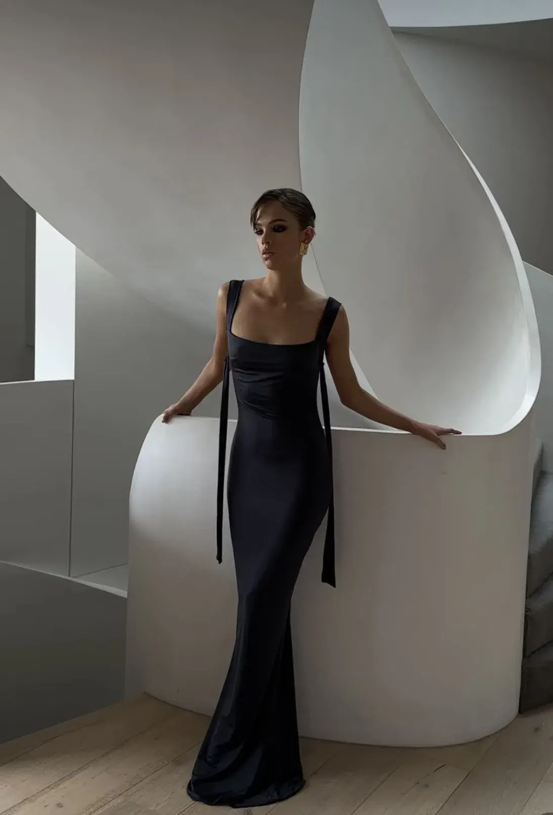 Effie Kats Helena Gown Black Size 8  - Image 3