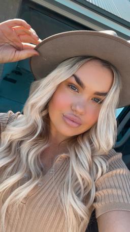 LAURA KING