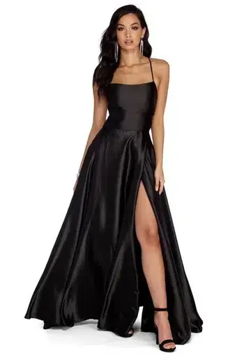 Sherri Hill Formal Gown Black Size 6